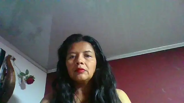 Snapshot of DianaOchoa_ chatting on May 3, 2026, 5:12 am DianaOchoa online show from May 3, 2026, 5:12 am