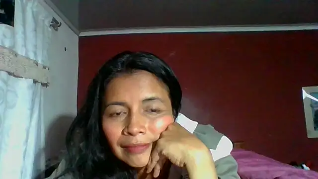 Snapshot of DianaOchoa_ chatting on October 15, 2025, 4:00 am DianaOchoa online show from October 15, 2025, 4:00 am