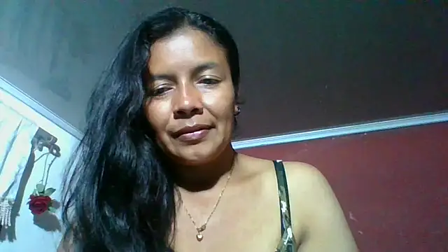 Snapshot of DianaOchoa_ chatting on November 9, 2025, 3:21 am DianaOchoa online show from November 9, 2025, 3:21 am
