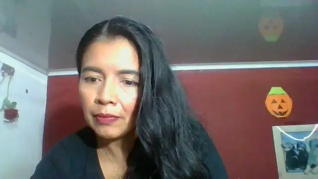 Snapshot of DianaOchoa_ chatting on November 11, 2025, 4:07 am DianaOchoa online show from November 11, 2025, 4:07 am