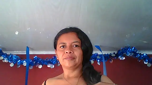 DianaOchoa  online show from December 15, 2025, 12:33 pm