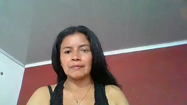 Snapshot of DianaOchoa_ chatting on November 6, 2025, 8:46 pm DianaOchoa online show from November 6, 2025, 8:46 pm