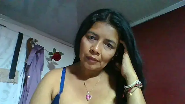 Snapshot of DianaOchoa_ chatting on April 26, 2026, 3:37 am DianaOchoa online show from April 26, 2026, 3:37 am