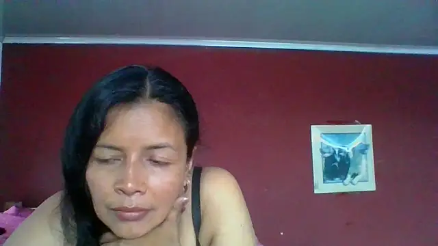 Snapshot of DianaOchoa_ chatting on October 8, 2025, 7:14 pm DianaOchoa online show from October 8, 2025, 7:14 pm