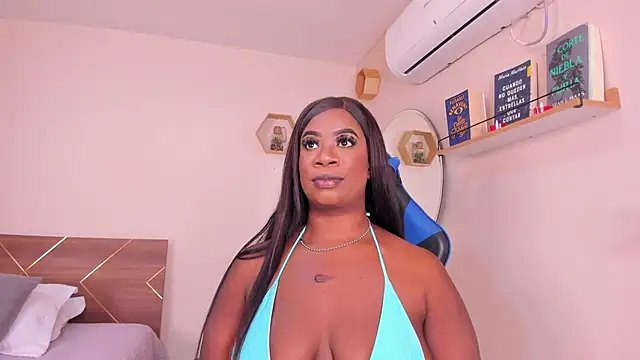 Snapshot of Keily-w chatting on October 27, 2025, 8:43 pm Keily-w online show from October 27, 2025, 8:43 pm