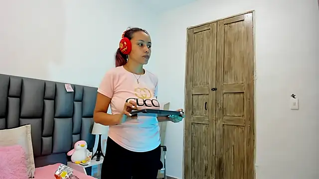 valeriasweet  online show from December 20, 2025, 5:49 pm