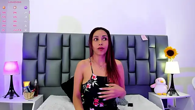 valeriasweet  online show from November 15, 2025, 1:15 pm