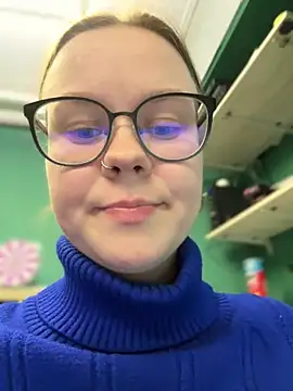  CherryBloom  online show from September 25, 2025, 8:37 pm