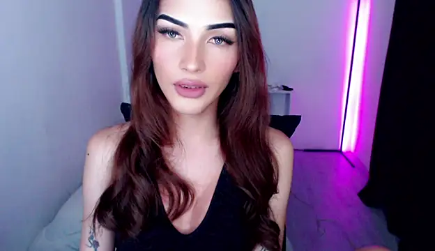 Alicegreenexx online show from April 26, 2026, 12:19 am