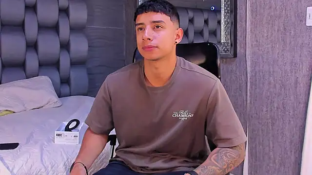 jaze bradley online show from November 12, 2025, 11:36 am