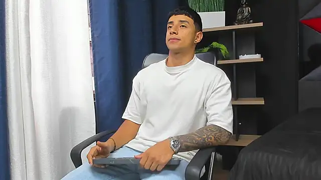 jaze bradley online show from December 17, 2025, 11:26 am