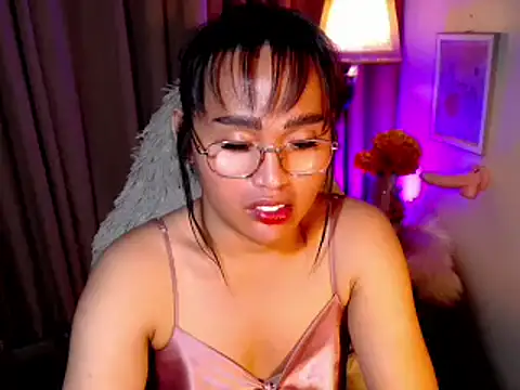 Snapshot of urmidnightcravingsxx chatting on April 26, 2026, 9:45 pm urmidnightcravingsxx online show from April 26, 2026, 9:45 pm