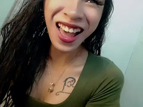 Snapshot of Annaloula chatting on January 14, 2026, 6:00 pm Annaloula online show from January 14, 2026, 6:00 pm