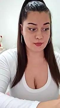 Larissa4U online show from November 17, 2025, 3:05 pm