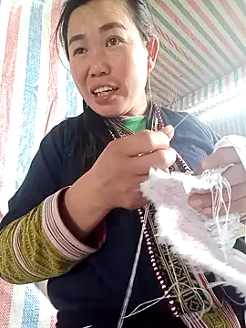 jienrrr online show from October 28, 2025, 2:34 am