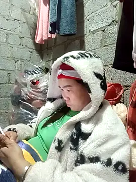 jienrrr online show from November 28, 2025, 2:17 pm