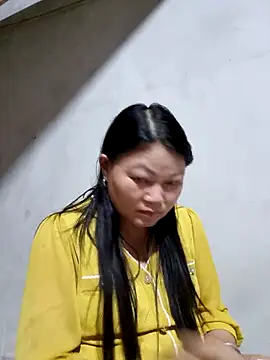 yoowwmr online show from October 27, 2025, 1:34 pm