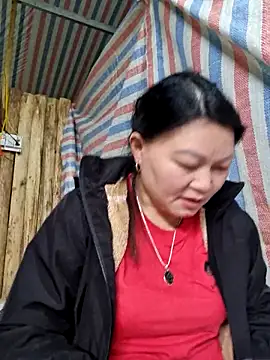 yoowwmr online show from November 2, 2025, 2:49 am