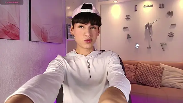 Ezra Storm online show from September 30, 2025, 9:21 pm