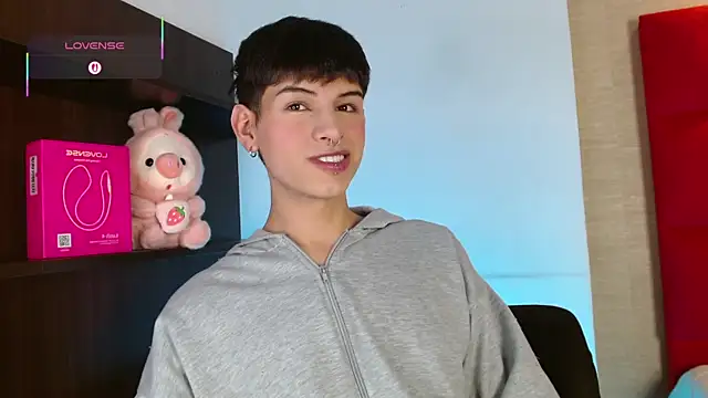 Ezra Storm online show from November 11, 2025, 5:02 am