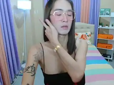 XxTsUncutAskaxX online show from May 10, 2026, 4:49 am