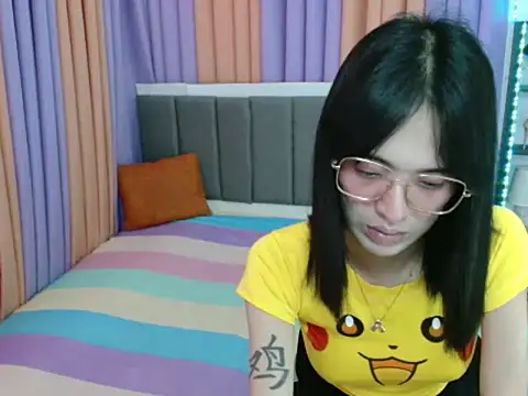 XxTsUncutAskaxX online show from October 14, 2025, 5:46 pm