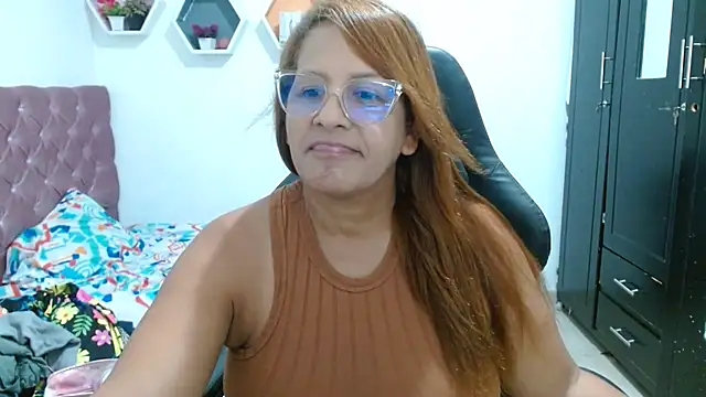 Snapshot of cristydirtyhot chatting on June 2, 2026, 1:05 am cristydirtyhot online show from June 2, 2026, 1:05 am