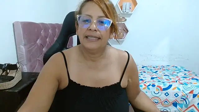 Snapshot of cristydirtyhot chatting on June 2, 2026, 1:55 pm cristydirtyhot online show from June 2, 2026, 1:55 pm