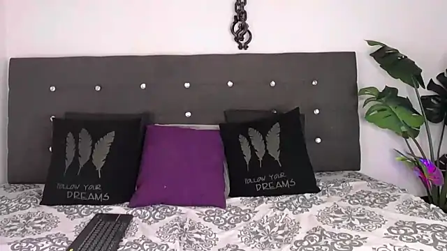 aleja spearsx online show from November 10, 2025, 11:26 am