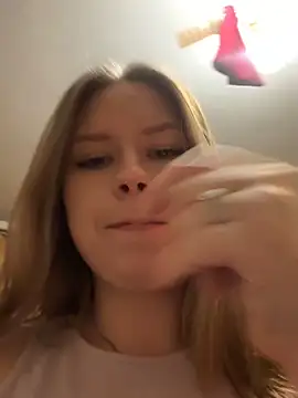 Tomyris yuki online show from February 25, 2026, 10:09 pm