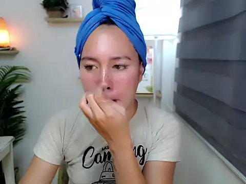 kimbratx online show from September 28, 2025, 11:01 pm