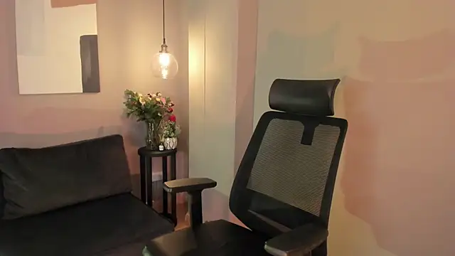 emily mars1 online show from September 29, 2025, 8:14 pm