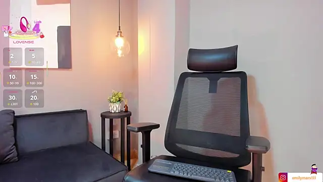 emily mars1 online show from September 18, 2025, 8:12 pm