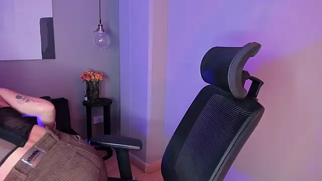 emily mars1 online show from October 2, 2025, 8:34 pm