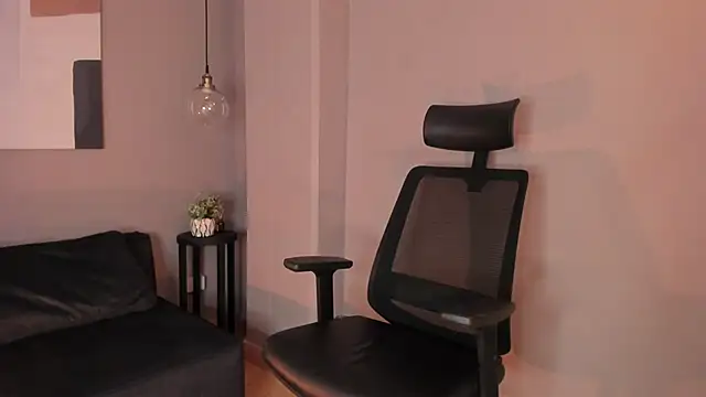 emily mars1 online show from September 25, 2025, 8:04 pm