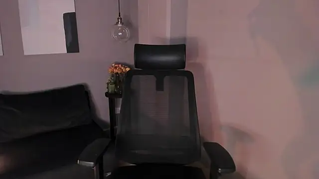 emily mars1 online show from October 5, 2025, 7:26 pm