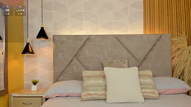 Jade Whisper online show from October 18, 2025, 1:29 am