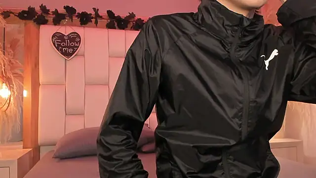 Daphne And Roger online show from February 24, 2026, 11:00 am