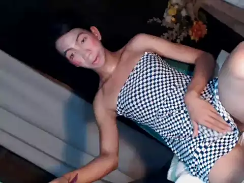 Snapshot of xyourdreamtrans chatting on September 17, 2025, 5:31 am xyourdreamtrans online show from September 17, 2025, 5:31 am