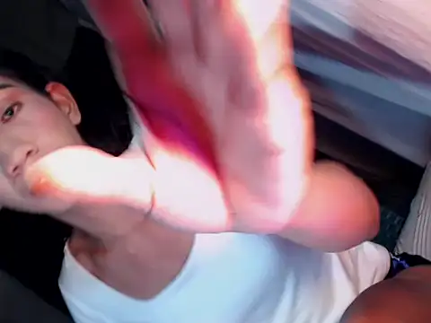 Snapshot of xyourdreamtrans chatting on November 20, 2025, 5:08 am xyourdreamtrans online show from November 20, 2025, 5:08 am