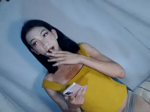 Snapshot of xyourdreamtrans chatting on December 3, 2025, 1:50 am xyourdreamtrans online show from December 3, 2025, 1:50 am