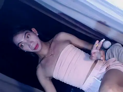 Snapshot of xyourdreamtrans chatting on November 4, 2025, 11:03 am xyourdreamtrans online show from November 4, 2025, 11:03 am