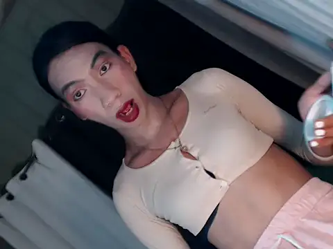 Snapshot of xyourdreamtrans chatting on November 27, 2025, 3:51 am xyourdreamtrans online show from November 27, 2025, 3:51 am