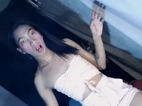 Snapshot of xyourdreamtrans chatting on September 25, 2025, 12:27 am xyourdreamtrans online show from September 25, 2025, 12:27 am