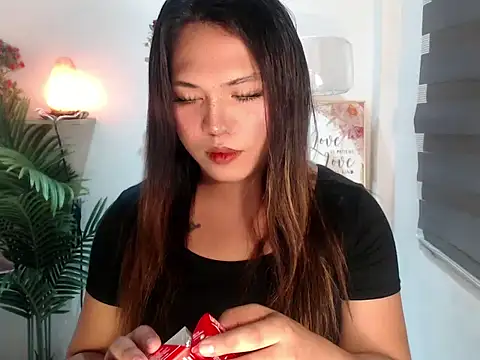 scarlett brownx69 online show from June 3, 2026, 5:19 am