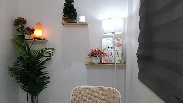 Snapshot of scarlett_brownx69 chatting on November 19, 2025, 10:15 am scarlett brownx69 online show from November 19, 2025, 10:15 am