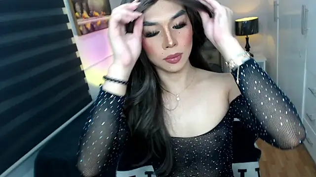 Snapshot of solana_imani chatting on September 20, 2025, 5:51 pm solana imani online show from September 20, 2025, 5:51 pm