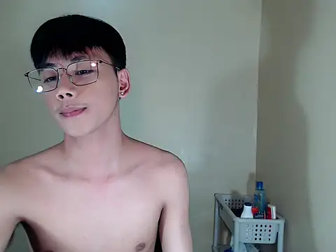 ynotyu online show from November 5, 2025, 1:47 pm