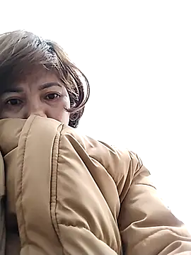 LuxiLuxi18x online show from February 9, 2026, 5:49 am