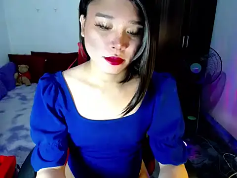 Snapshot of Urassiansweetcummer chatting on July 9, 2026, 2:34 am Urassiansweetcummer online show from July 9, 2026, 2:34 am